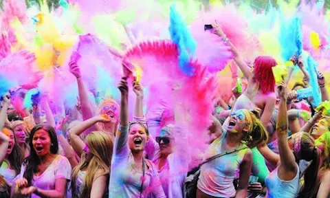 Holi: Lễ Hội Ném Bột Màu "Hot" Nhất Thế Giới - Cùng Trải Nghiệm!